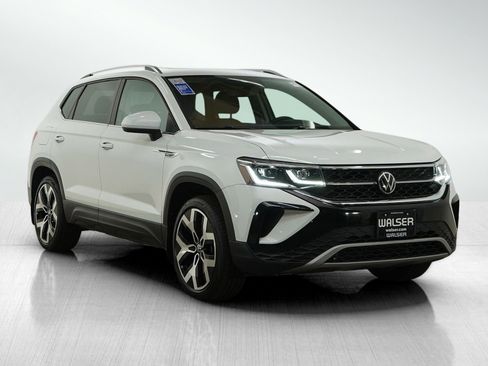 Used 2022 Volkswagen Taos SEL image 8