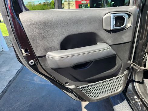 Used 2023 Jeep Wrangler Sahara w/ Cold Weather Group image 16