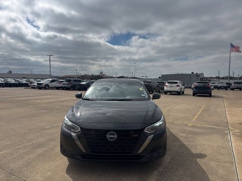 Certified 2025 Nissan Sentra SR w/ SR Premium Package image 5