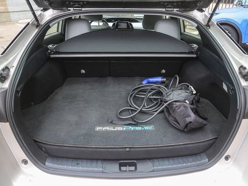 Used 2022 Toyota Prius Prime Limited FWD image 25