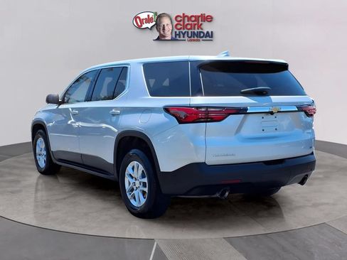 Used 2022 Chevrolet Traverse LS FWD image 3