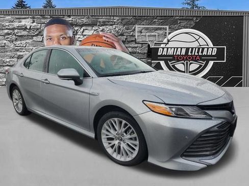 Used 2018 Toyota Camry XLE w/ Audio Package FWD image 1