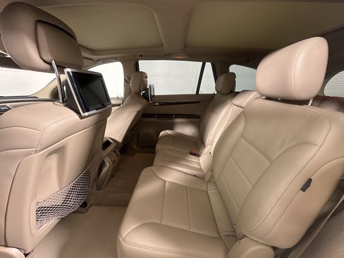 Used 2011 Mercedes-Benz R 350 4MATIC image 21