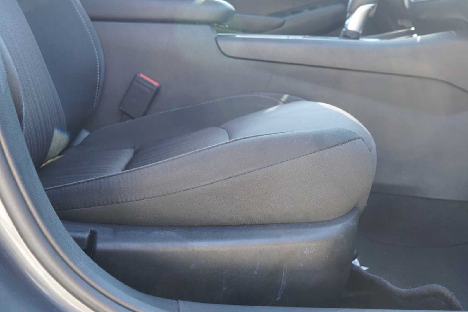 Used 2025 Nissan Altima 2.5 SV FWD image 25