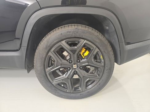 Used 2023 Rivian R1T Adventure image 10