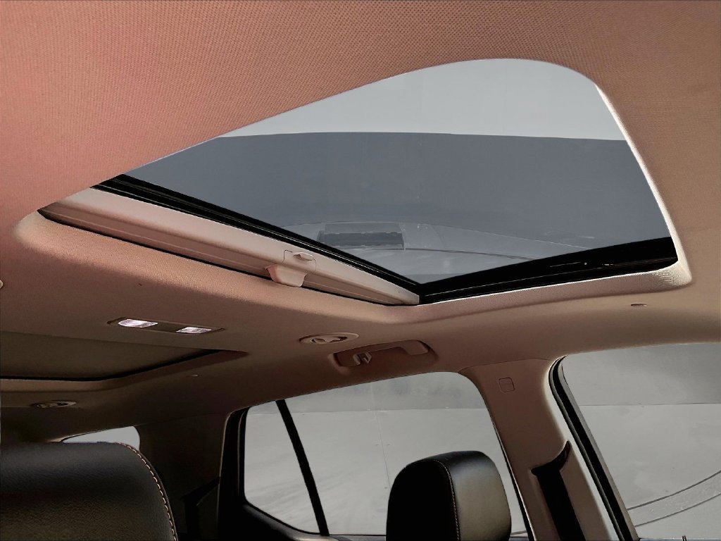 Used 2021 Chevrolet Traverse Premier AWD/4WD image 31