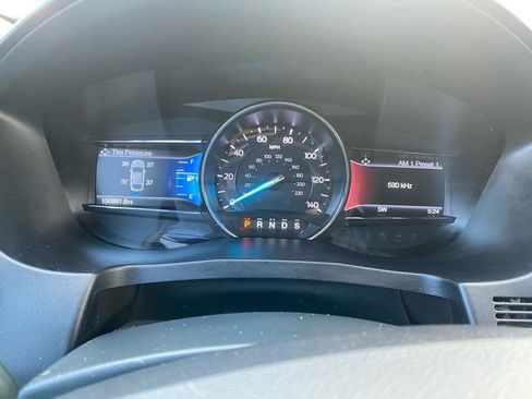 Used 2018 Ford Explorer XLT w/ Equipment Group 202A FWD image 19