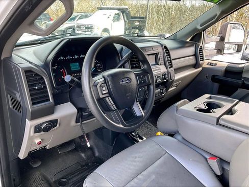 Used 2019 Ford F550 XL image 8