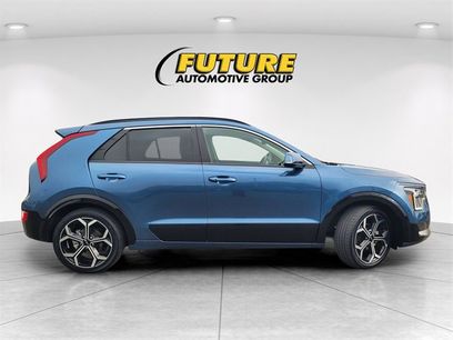 Used 2023 Kia Niro EX Touring
