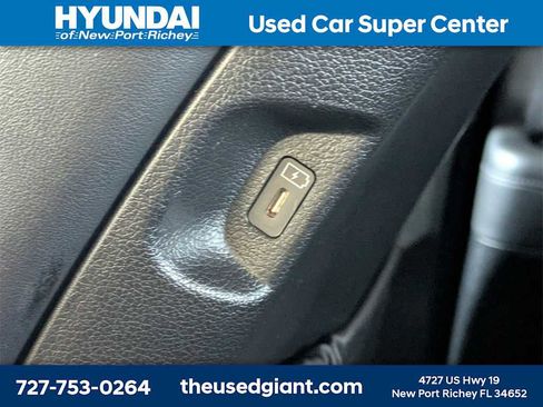 Used 2023 Hyundai Palisade Calligraphy image 21