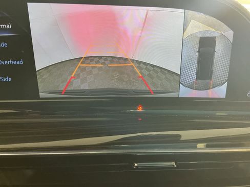 Used 2022 Cadillac Escalade Premium Luxury image 55