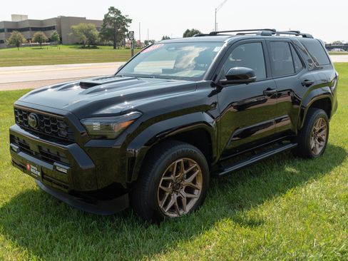 Used 2025 Toyota 4Runner TRD Sport Premium w/ Tow Technology Package AWD/4WD image 5