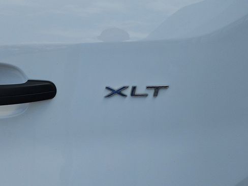 Used 2023 Ford Transit 350 XLT RWD image 11