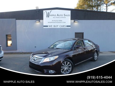 Used 2011 Toyota Avalon Limited image 1