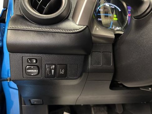 Used 2018 Toyota RAV4 LE AWD/4WD image 20