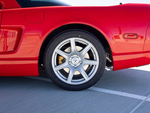 Used 2005 Acura NSX T image 15