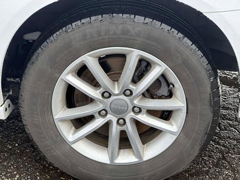 Used 2019 Dodge Grand Caravan SXT image 9