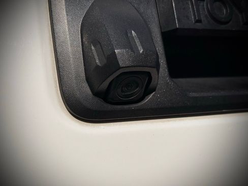 Used 2019 Toyota Tacoma 2WD Double Cab image 11