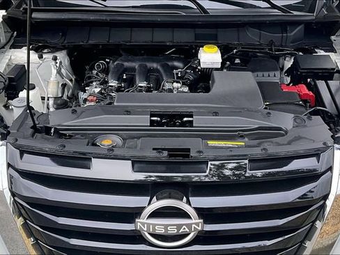 Certified 2025 Nissan Pathfinder Platinum w/ Cargo Package FWD image 28