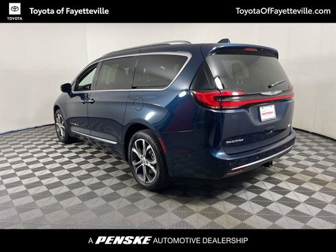 Used 2022 Chrysler Pacifica Pinnacle AWD/4WD image 19