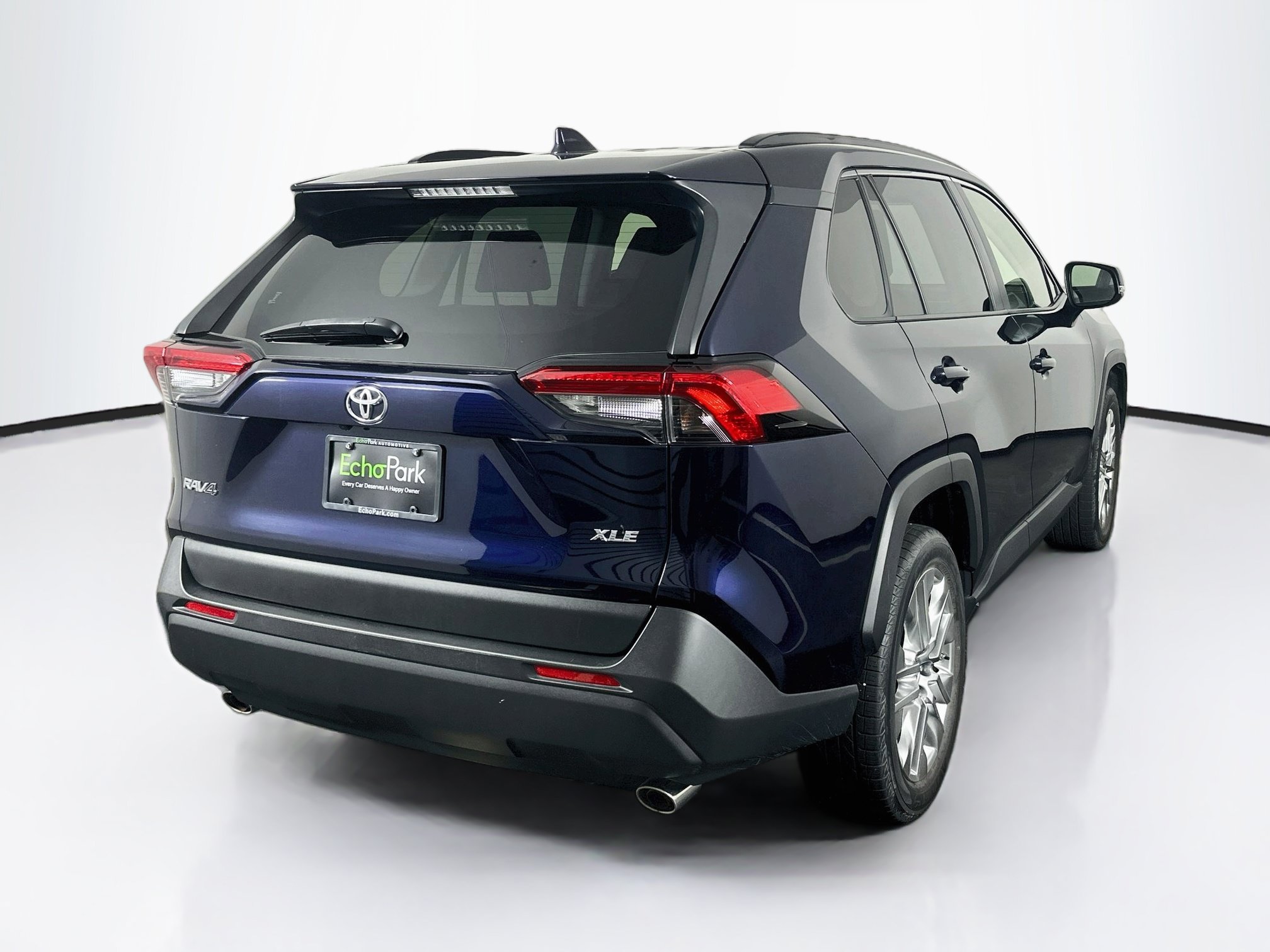 Used 2019 Toyota RAV4 XLE Premium FWD image 10