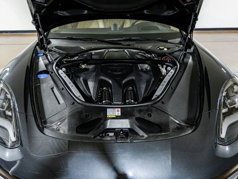 Used 2023 Porsche Panamera 4 Platinum Edition image 53