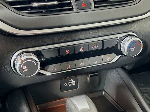 Used 2022 Nissan Altima 2.5 S image 18