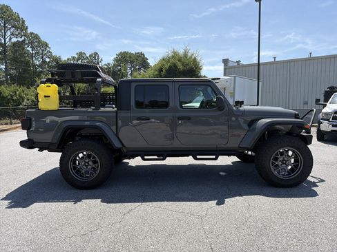 Used 2021 Jeep Gladiator Sport AWD/4WD image 9
