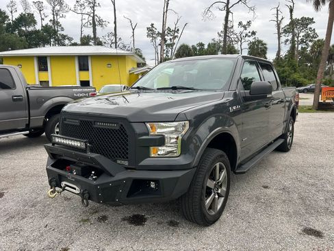 Used 2017 Ford F150 XLT w/ Equipment Group 302A Luxury AWD/4WD image 5