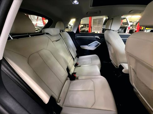 Used 2022 Audi Q3 2.0T Premium Plus image 16