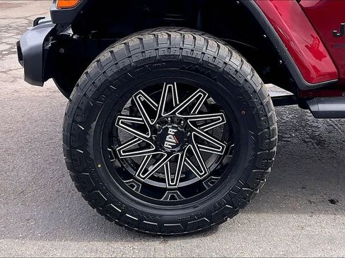 Used 2021 Jeep Wrangler Unlimited Sahara AWD/4WD image 7