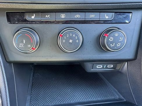 Used 2024 Volkswagen Jetta Sport image 27