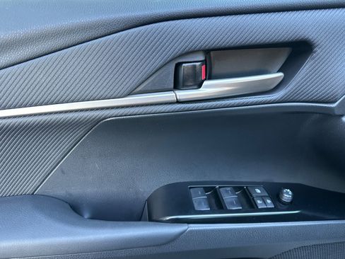 Used 2025 Toyota Camry Hybrid image 11