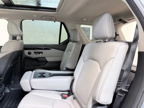 Used 2023 Honda Pilot Touring image 26