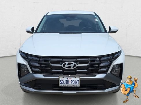 Certified 2026 Hyundai Tucson SE FWD image 2