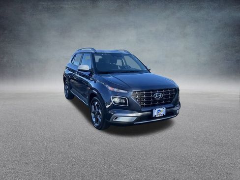 Used 2024 Hyundai Venue Limited image 28