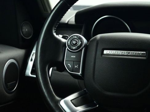 Used 2017 Land Rover Discovery HSE image 11