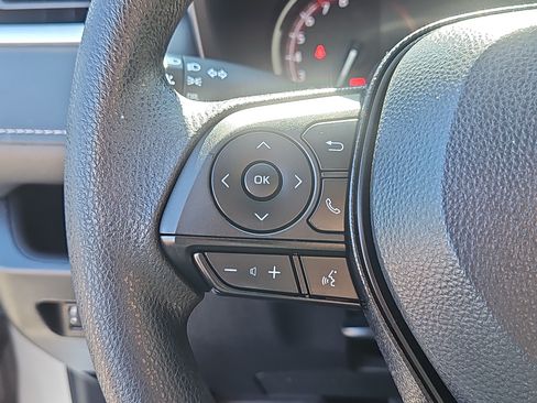 Used 2023 Toyota RAV4 LE AWD/4WD image 11