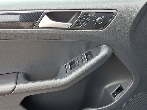 Used 2016 Volkswagen Jetta SEL w/ Lighting Package image 10