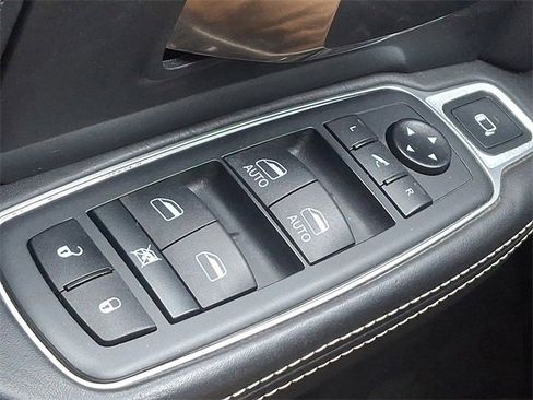 Used 2020 RAM 3500 Limited image 32