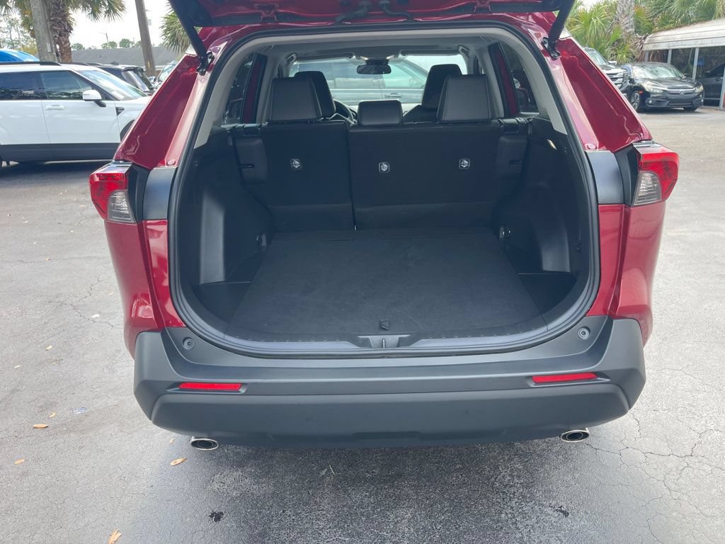 Used 2025 Toyota RAV4 XLE Premium FWD image 5