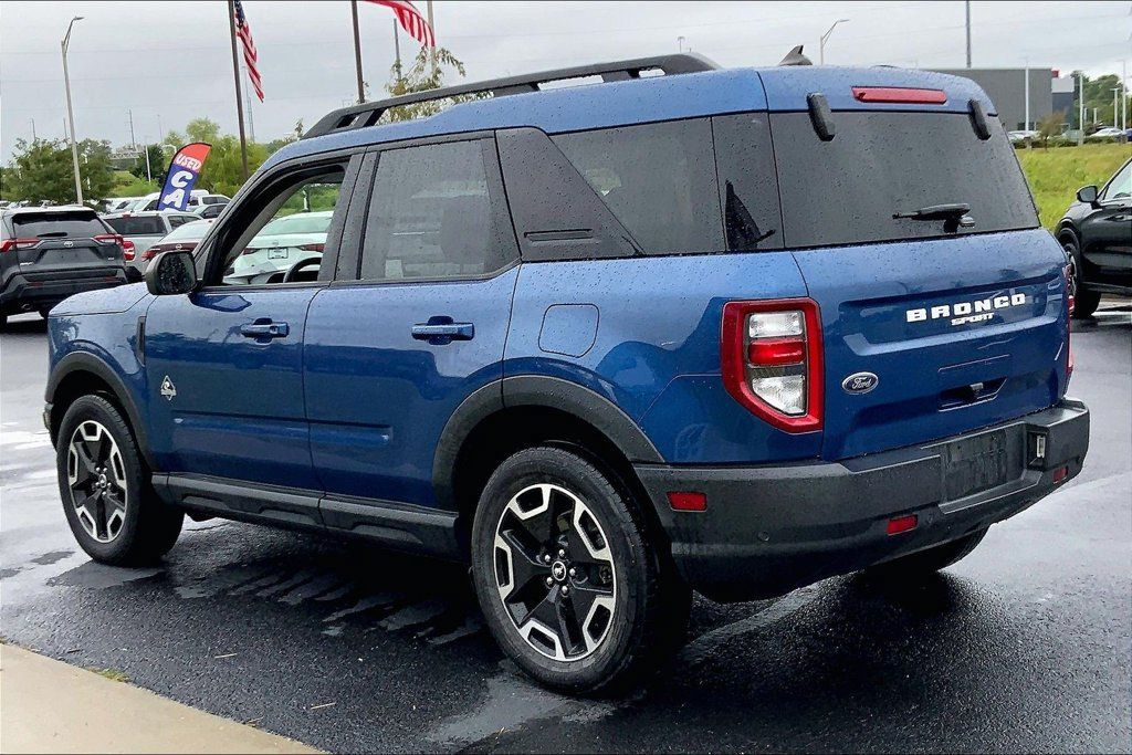 Used 2023 Ford Bronco Sport Outer Banks w/ Tech Package AWD/4WD image 2