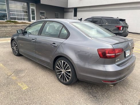 Used 2016 Volkswagen Jetta Sport FWD image 5