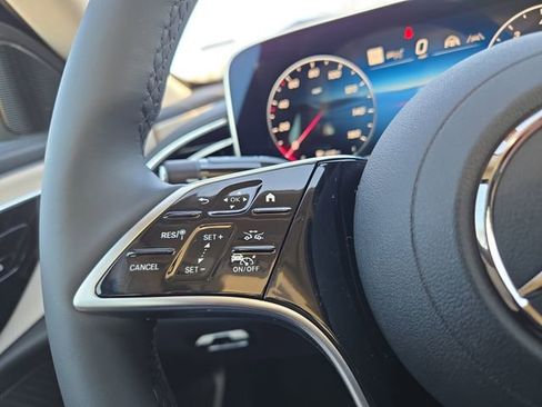 New 2026 Mercedes-Benz E 350 4MATIC Sedan image 17