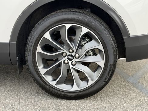 Certified 2023 Lincoln Nautilus Reserve w/ Luxury Package image 11