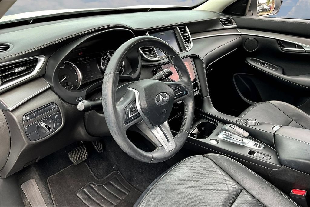 Used 2023 INFINITI QX50 Luxe FWD image 16