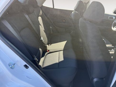 Certified 2025 Hyundai Venue SE FWD image 18
