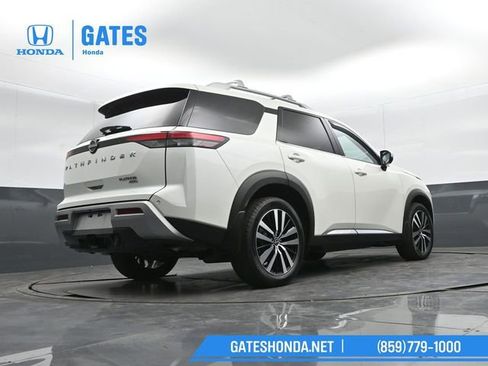 Used 2023 Nissan Pathfinder Platinum AWD/4WD image 44