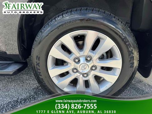 Used 2015 Toyota Sequoia Platinum AWD/4WD image 38