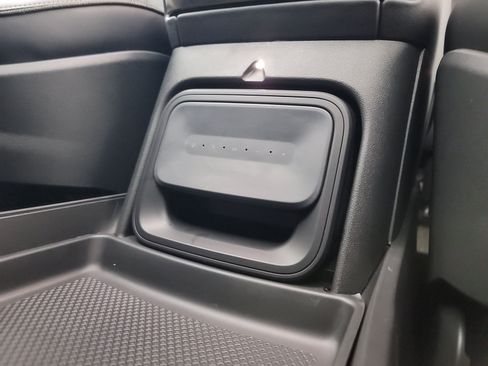 Used 2024 Rivian R1S Adventure AWD/4WD image 33